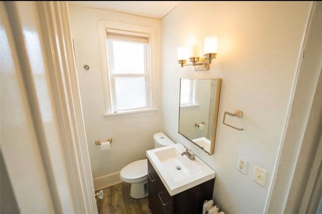Photo - 128 Meigs St