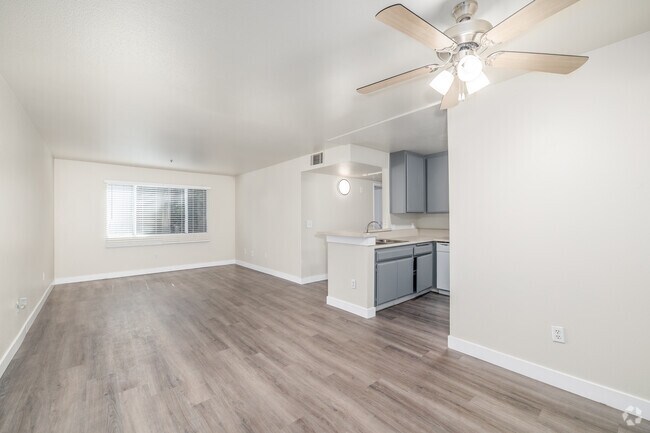3BR, 2BA - 1,045SF - Living Room