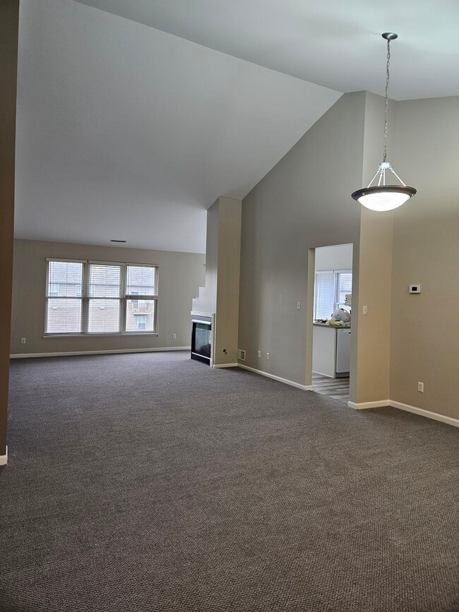 Photo - 1102 Lakewood Ct Unit 1102