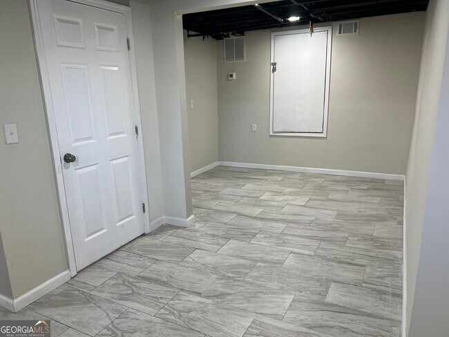 Photo - 1255 Pine Ave