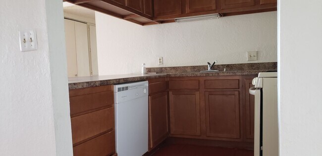 Photo - 810 S Langley Ave