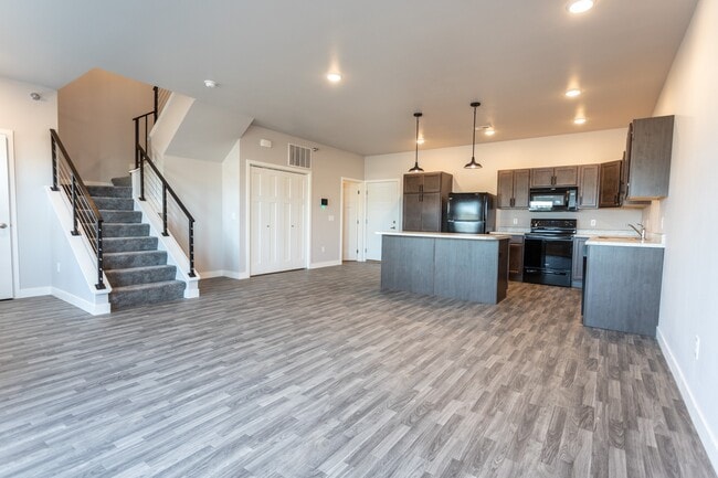 Photo - Silos at Ellis Crossing