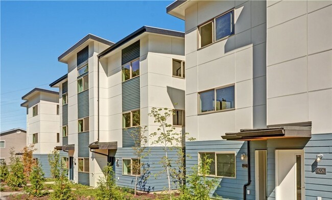Building Photo - Greenbelt Station Townhomes - Beacon Hill
