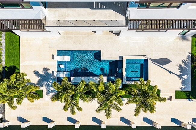 Photo - 2650 NE 48th Ct