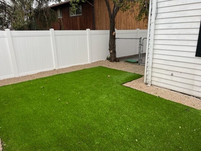 Photo - 1208 E Cedar View Dr