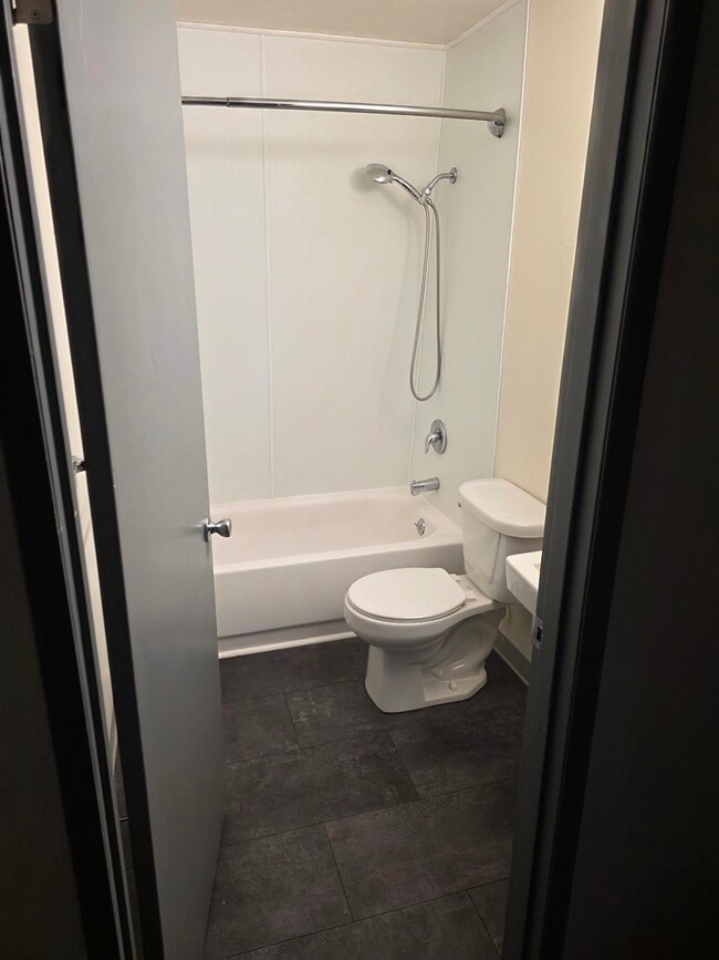 Photo - 350 SE Dimick St