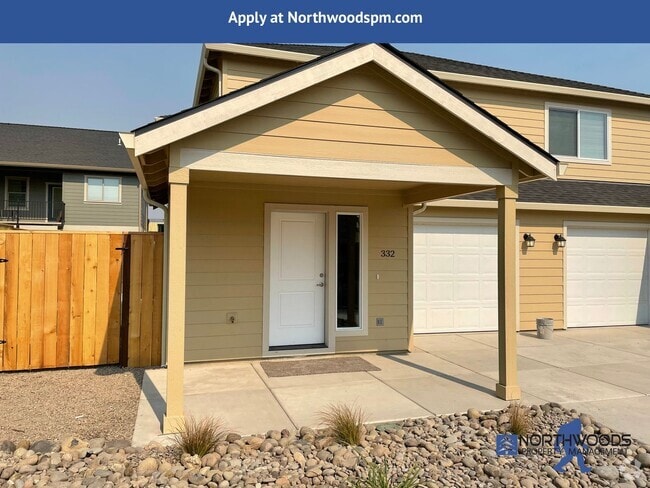 Building Photo - Newer Build-3 Bedroom 2.5 Bath 2 Story Hom... Rental
