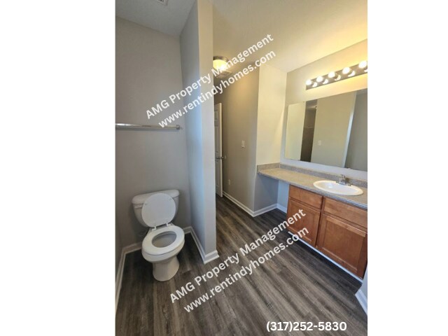 Photo - 7742 Danube St