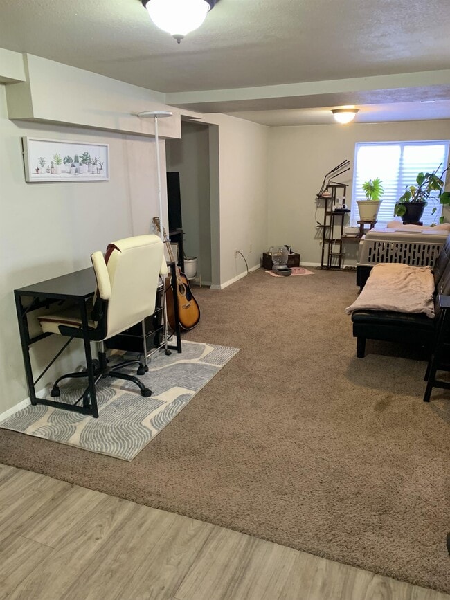 Photo - 653 N 7th St