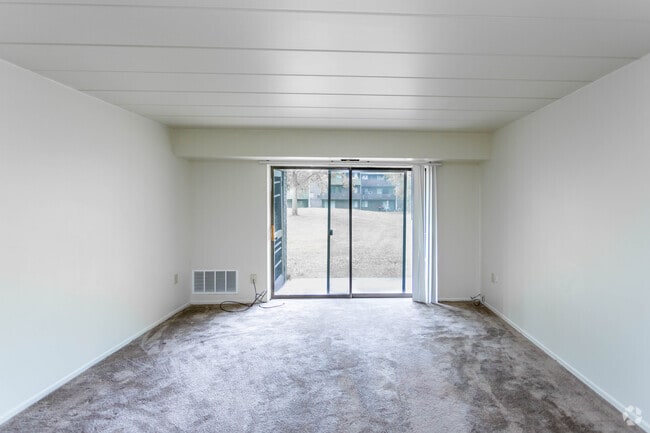 1BR, 1BA - 800 SF - Frick Park Village