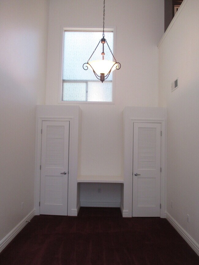 Beautiful Three Bedroom in the Hills of So... House House Rental in