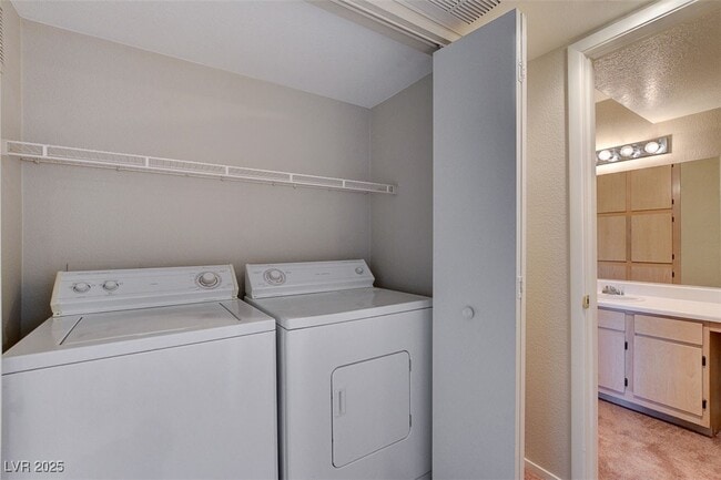 Photo - 1150 N Buffalo Dr Unit 2037