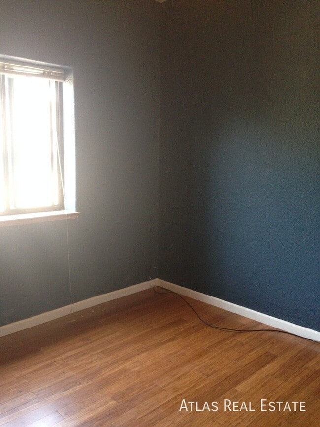Photo - 1529 W 34th Ave