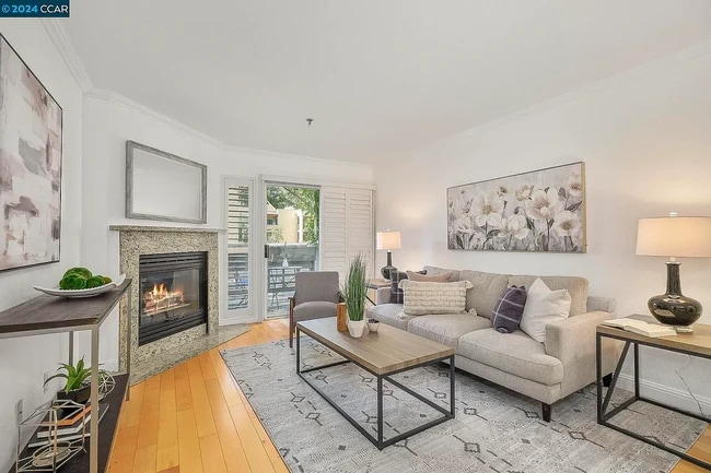 Photo - 2530 Oak Rd Unit 202