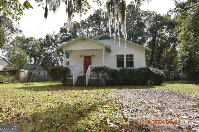 Building Photo - 102 W Grady Ave Rental