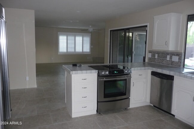 Photo - 6141 N 34th Pl