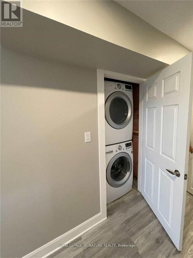 Photo - 174 Wagner Crescent