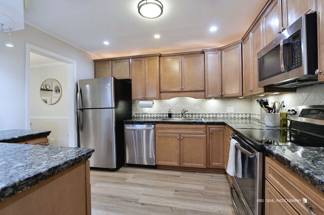 Photo - 510 W Miner St Unit 1D