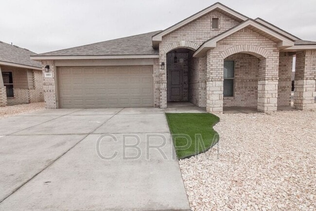 Building Photo - 2002 Kenwood Ave