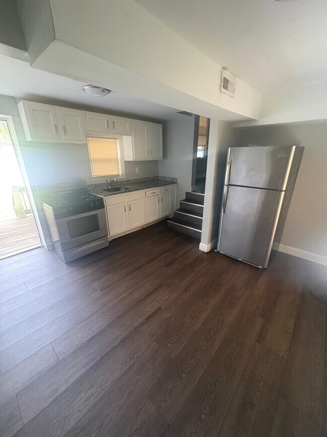Photo - 700 Woodbourne Ave Unit 9