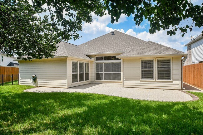 Photo - 707 New Pines Dr