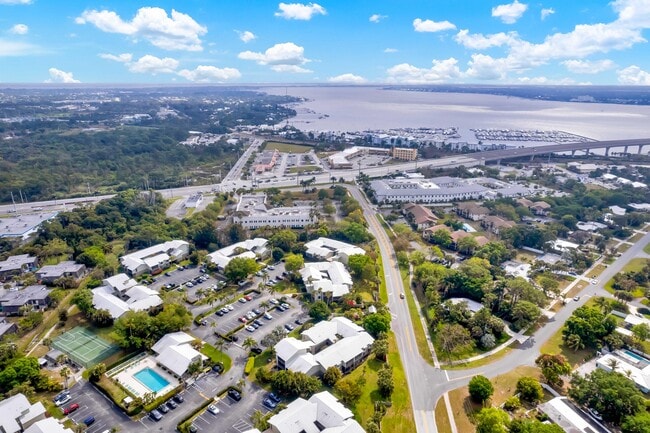 Photo - 800 NW Fork Rd Unidad 10-11