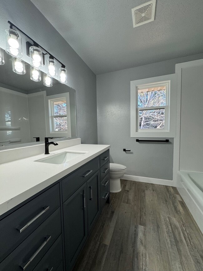 Photo - 2404 N 7th St