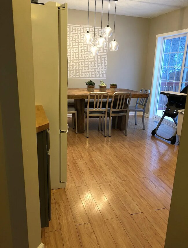 Photo - 3338 7th St NW