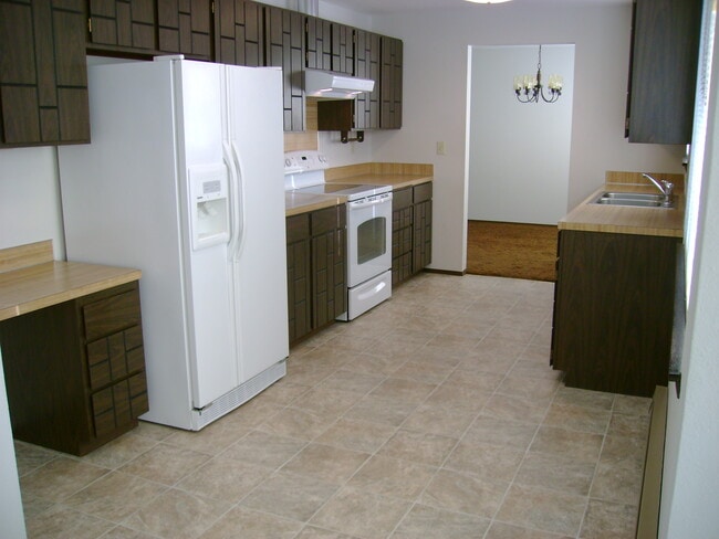 Photo - 1420 W 10th St