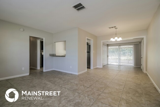 Photo - 1916 Colton Dr