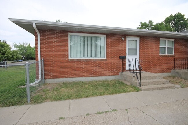 Well cared for East End Duplex - Well cared for East End Duplex Townhome