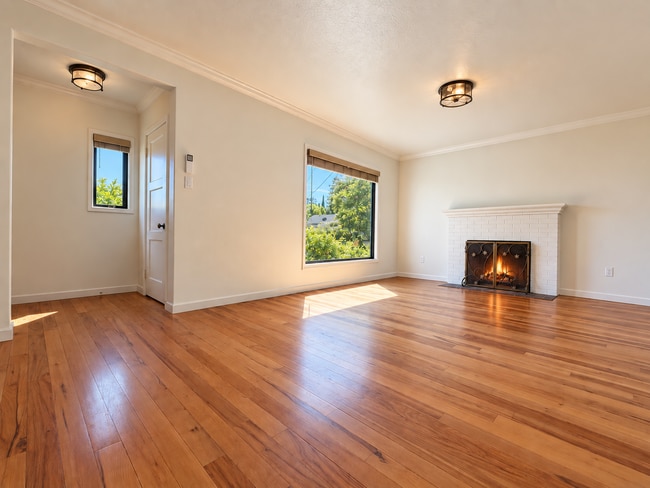1110 Fulton Ln