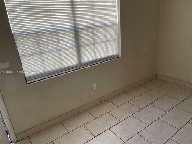 Photo - 720 NW 134th St