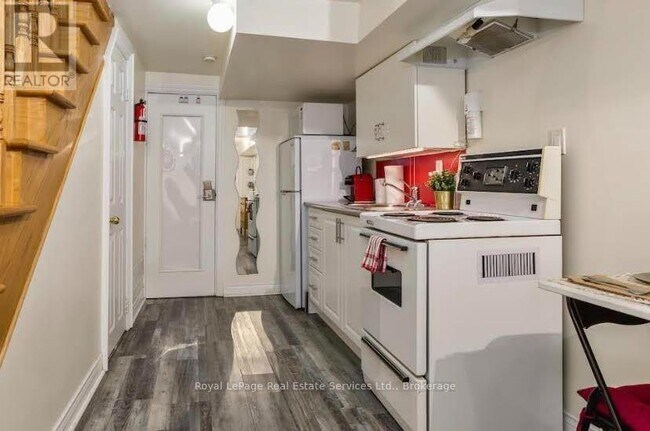 Photo - 148 Major St