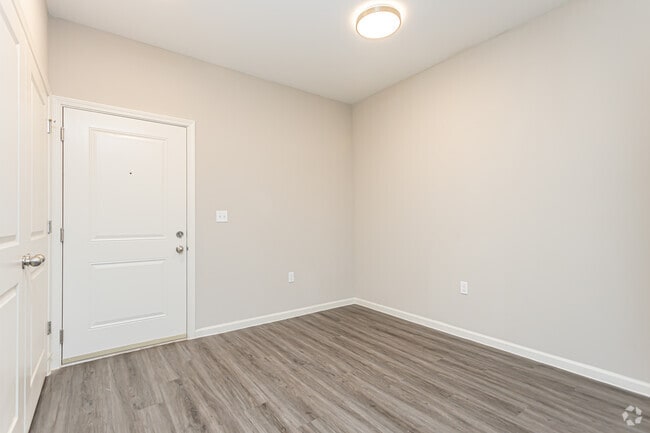 2BR, 2BA - 1,085SF