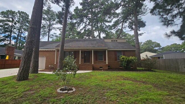 Photo - 445 W Chickasaw Rd