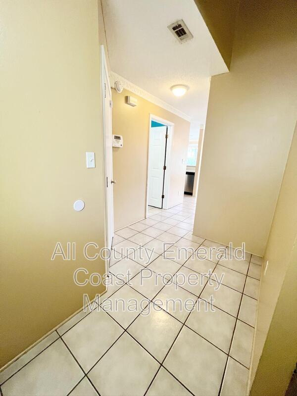 Photo - 34 Harbeson Ave NE