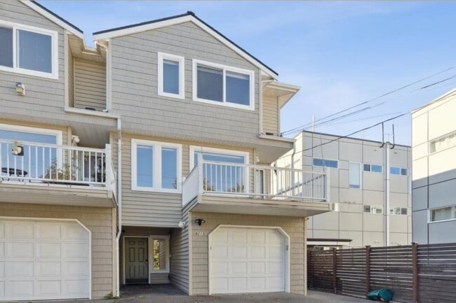 Building Photo - 3 bedroom in Seattle WA 98103