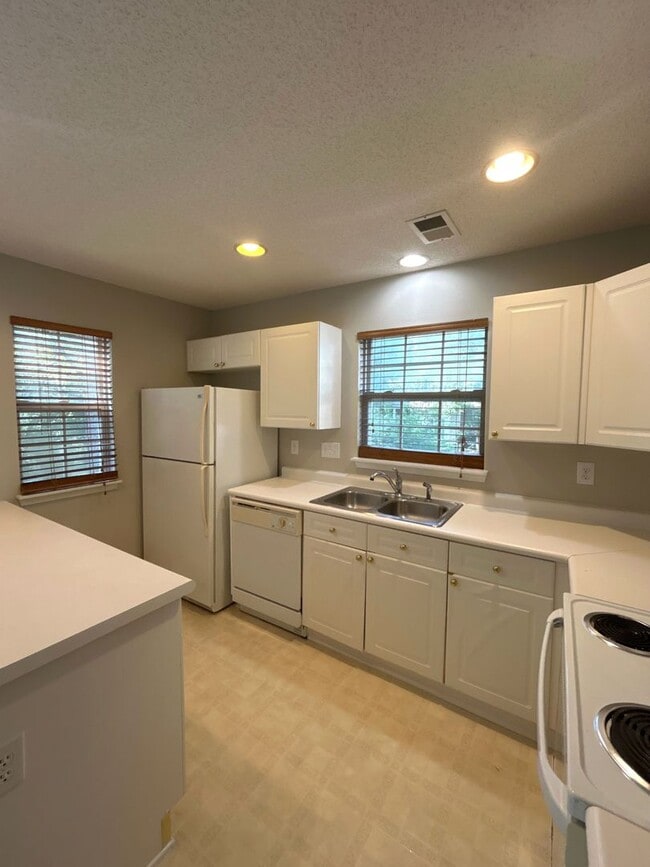 Photo - 6041 Cougar Ln