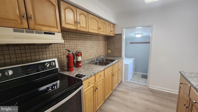 Photo - 108 E Pacific Ave