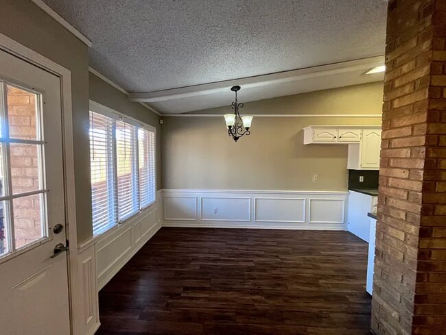 Photo - 5718 88th St