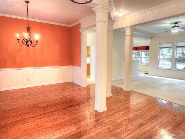 Photo - 93 Fernbrook Ct