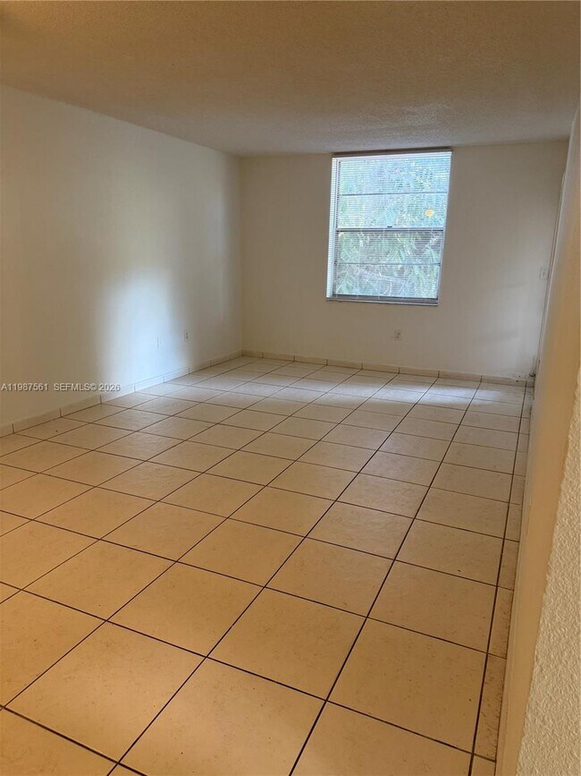 Photo - 5755 W 20th Ave Unidad 201