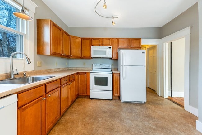 Building Photo - 96 Broadway Unit A