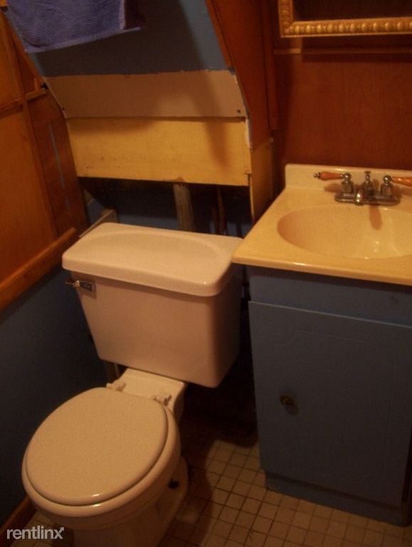 3 br, 2 bath House 1911 Mackinaw St Rental For Rent in Saginaw, MI