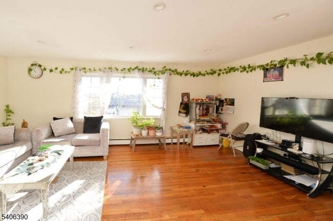 Photo - 100 Eastern Wy