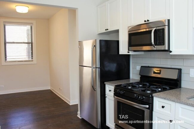 Photo - 1606 W Belle Plaine Ave Unit 1