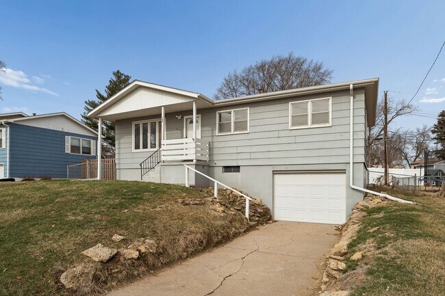 Photo - Charming 3-bedroom, 1-bath home conveniently located in the LaVista area