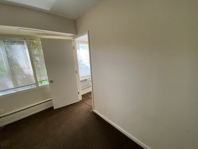 Photo - Westover Court Apartments