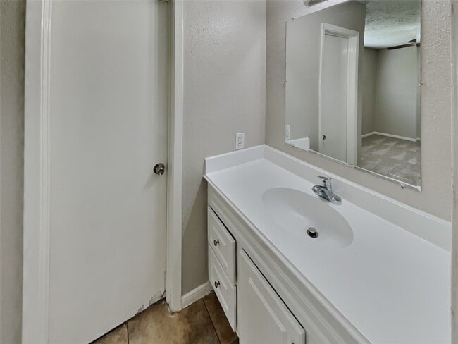 Photo - 20211 Cottonglade Ln